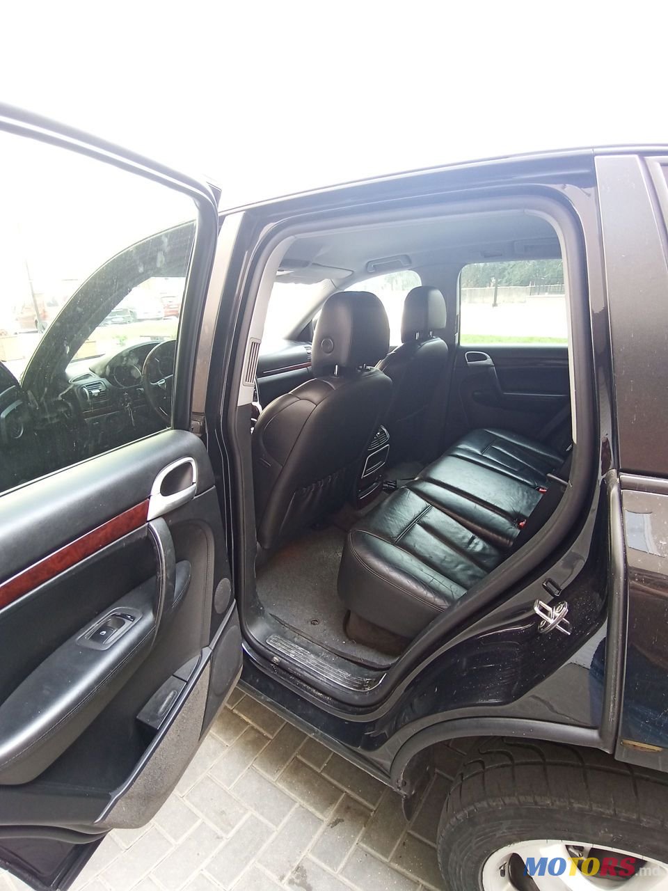 2006' Porsche Cayenne photo #3