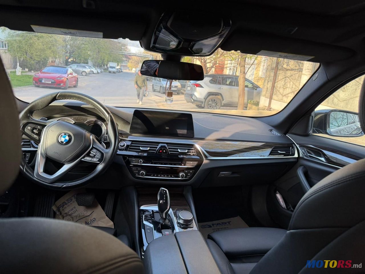 2019' BMW 5 Series photo #2