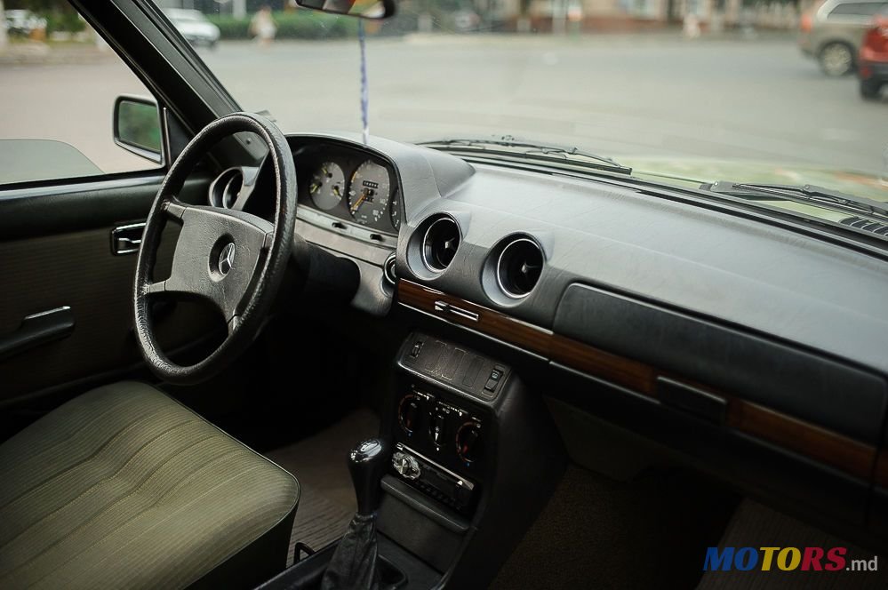 1982' Mercedes-Benz Series (W123) photo #6