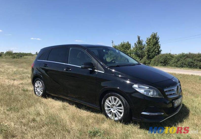 2014' Mercedes-Benz B photo #1