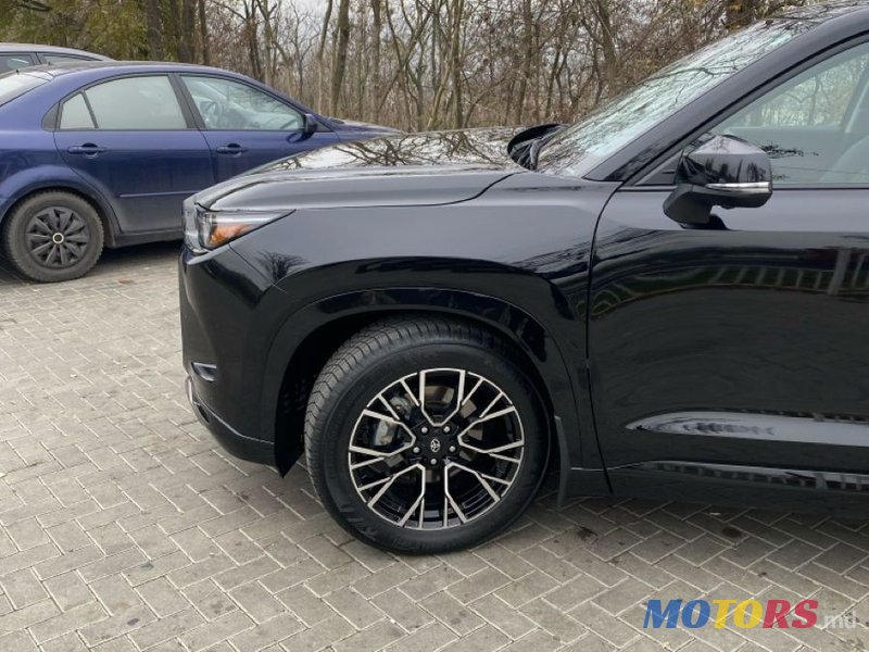 2023' Toyota Grand Highlander photo #3