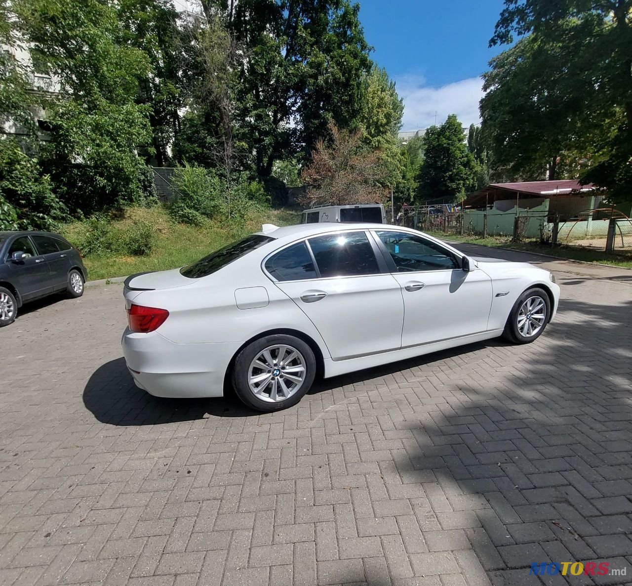 2013' BMW 5 Series photo #4