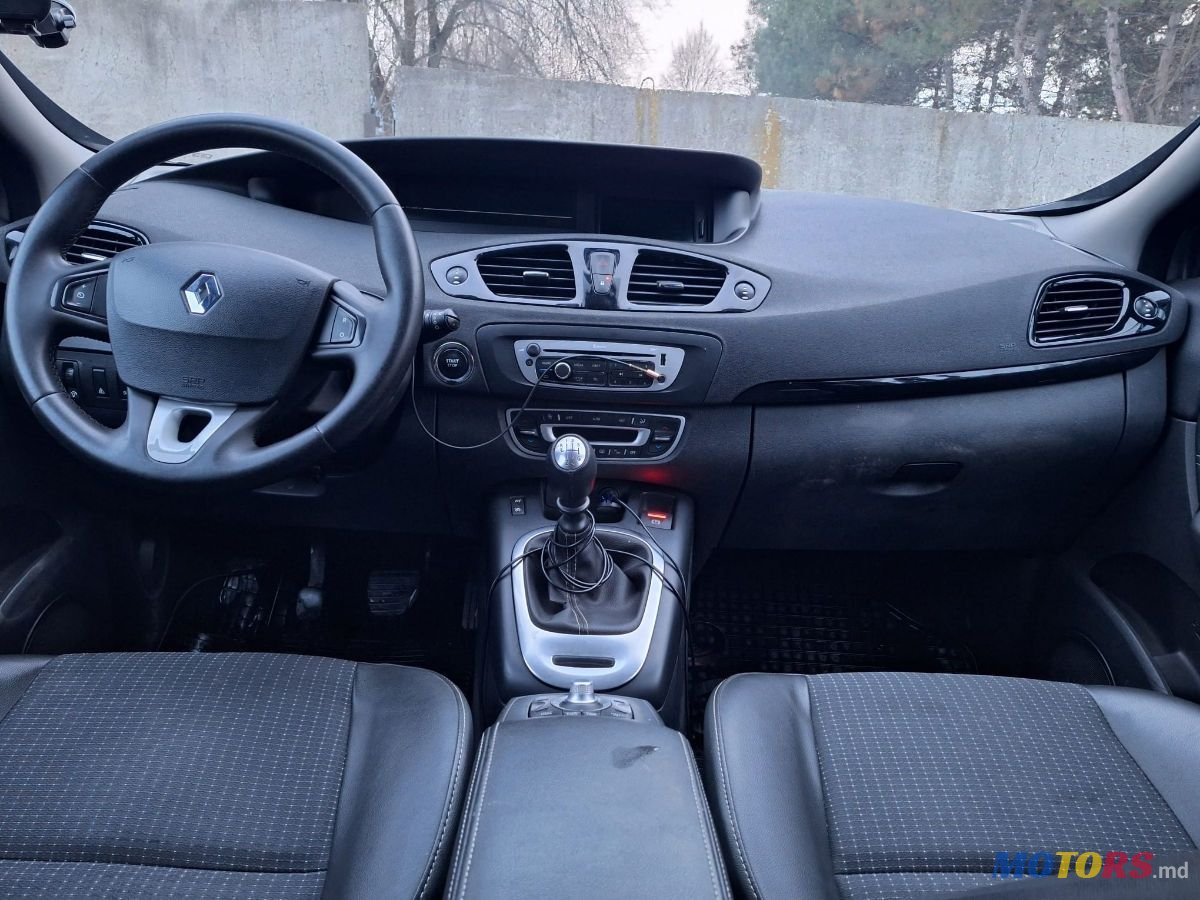 2014' Renault Grand Scenic photo #5