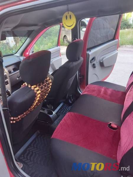 2007' Dacia Logan Mcv photo #6