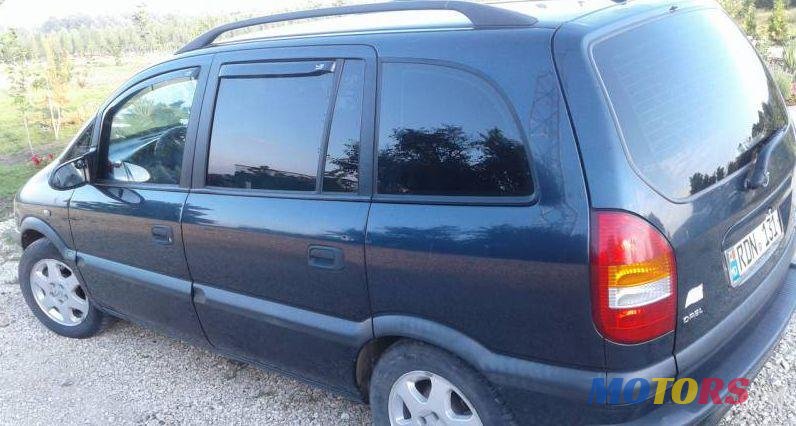 2002' Opel Zafira photo #1