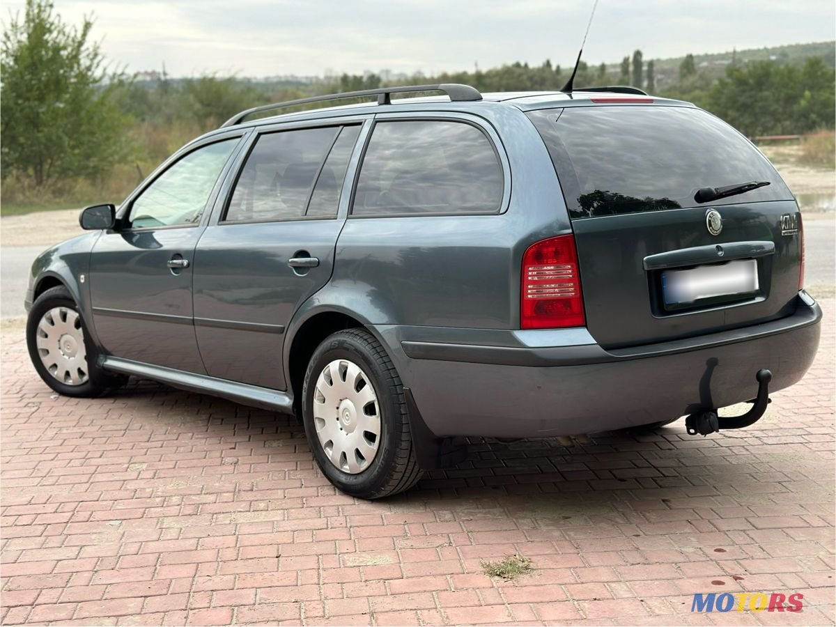 2005' Skoda Octavia photo #4