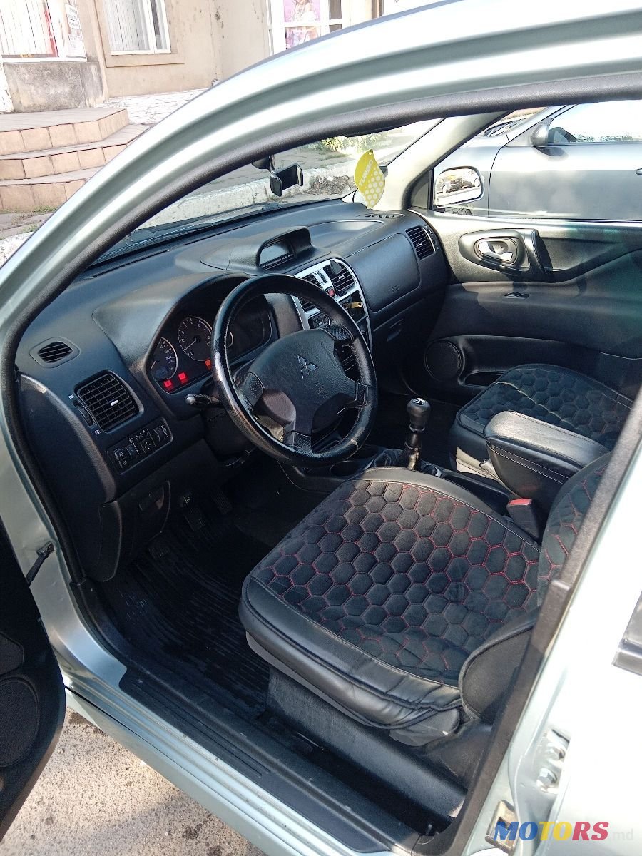 2004' Mitsubishi Space Star photo #4