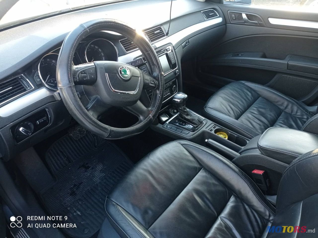 2011' Skoda Superb photo #5