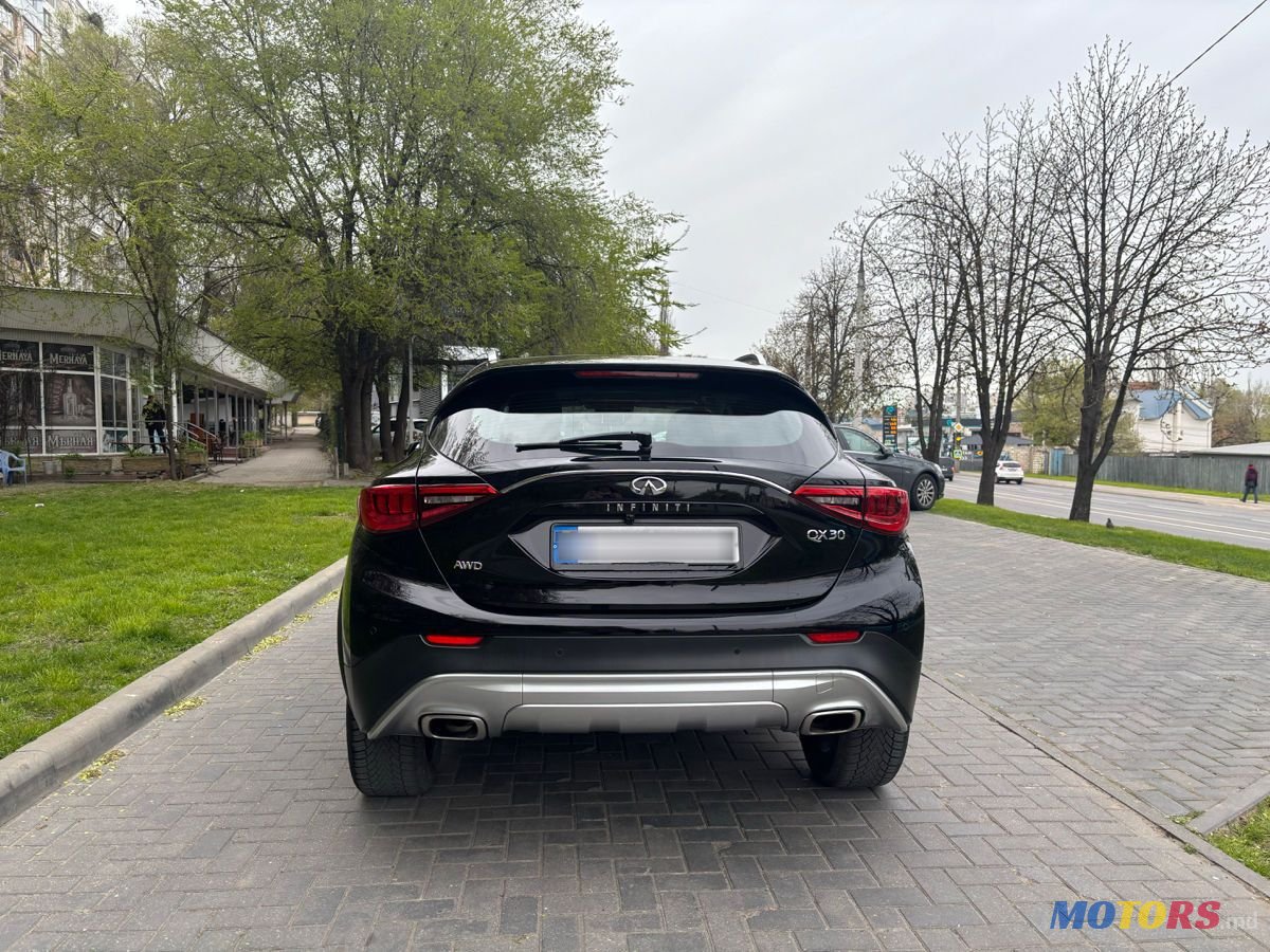 2017' Infiniti QX30 photo #6