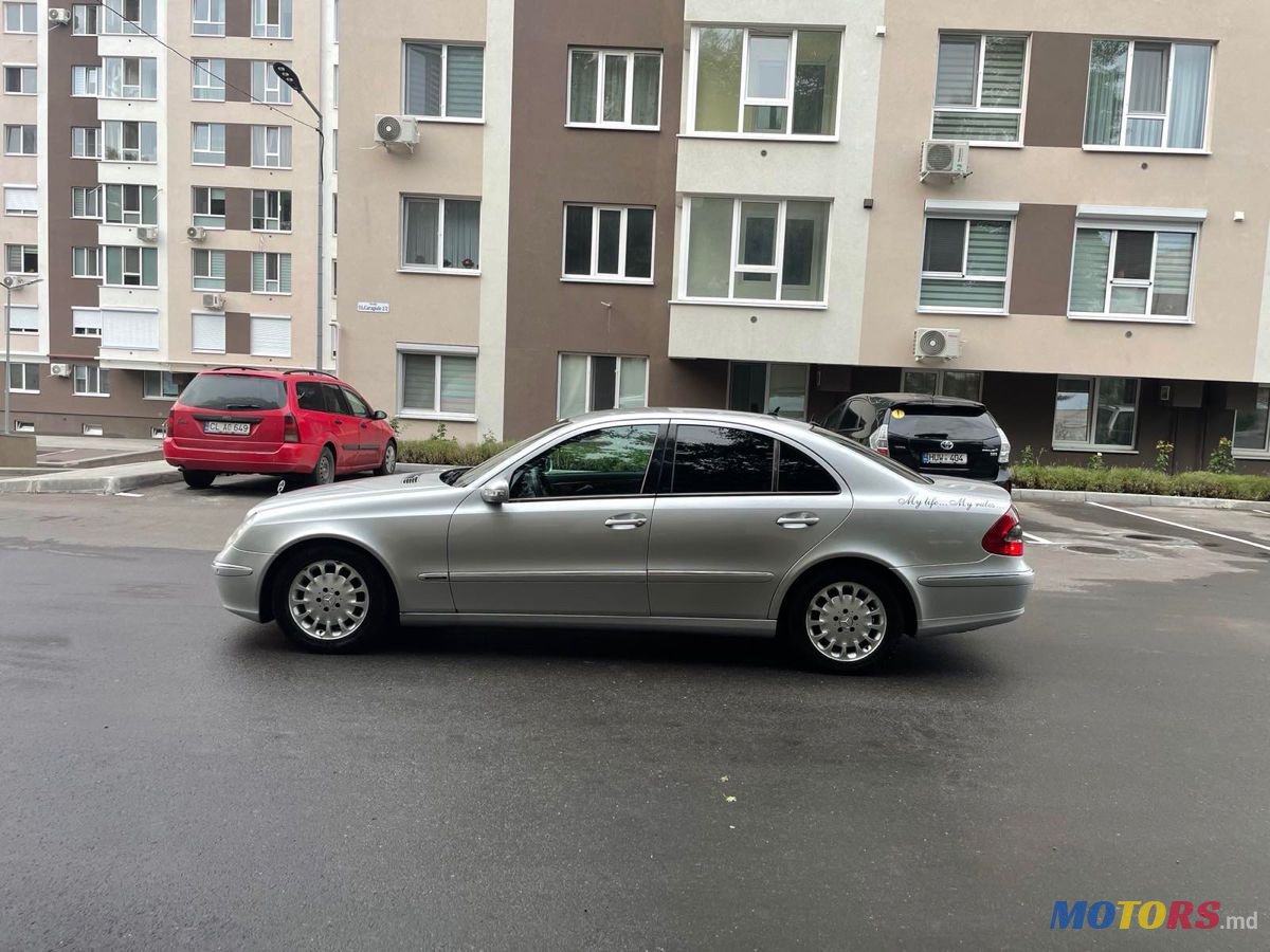 2005' Mercedes-Benz E Класс photo #3