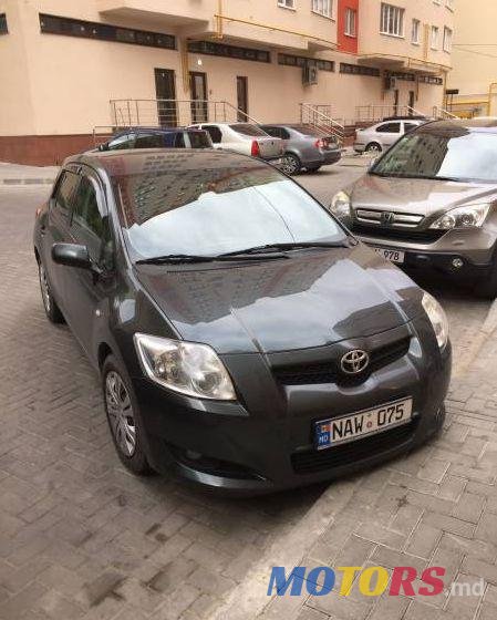 2007' Toyota Auris photo #2