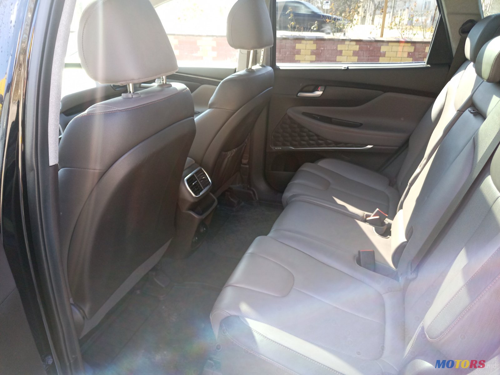 2019' Hyundai Santa Fe photo #3