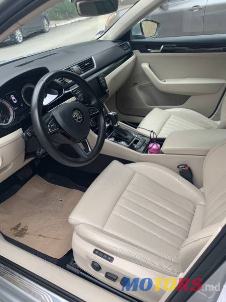 2015' Skoda Superb photo #4
