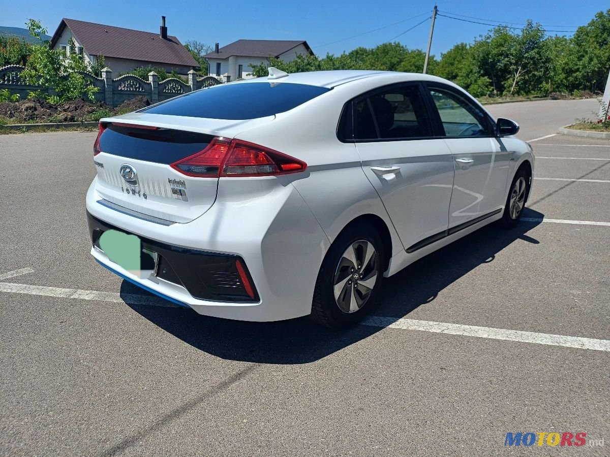 2019' Hyundai Ioniq photo #5