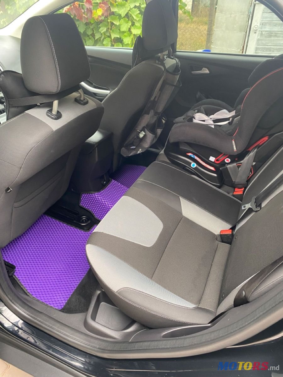 2012' Ford Focus photo #6