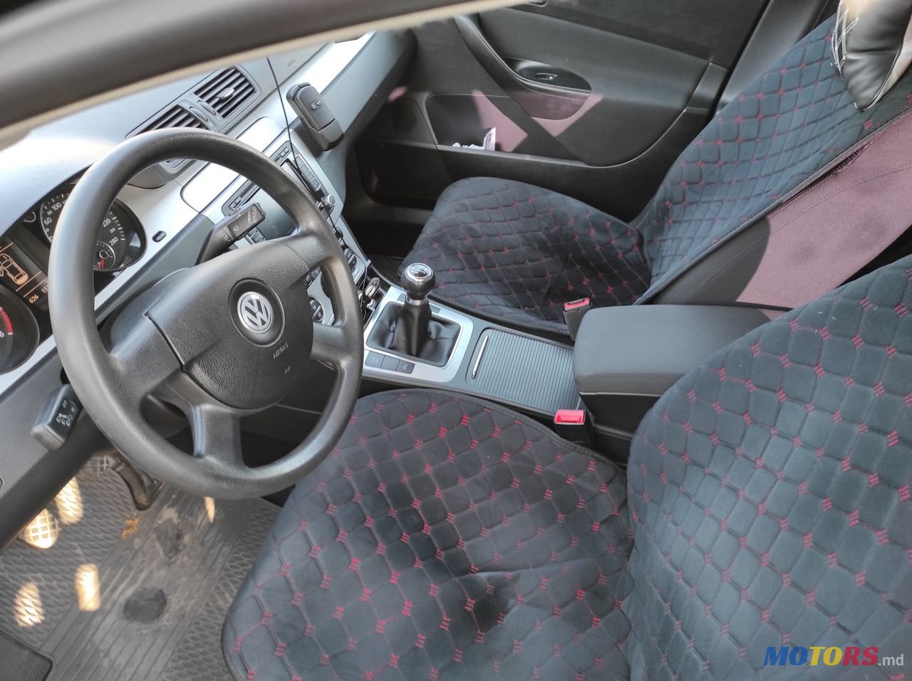 2009' Volkswagen Passat photo #1