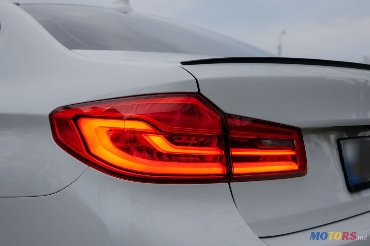 2017' BMW 5 Series photo #5