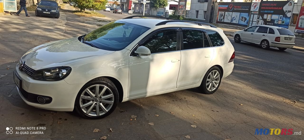 2009' Volkswagen Golf photo #4