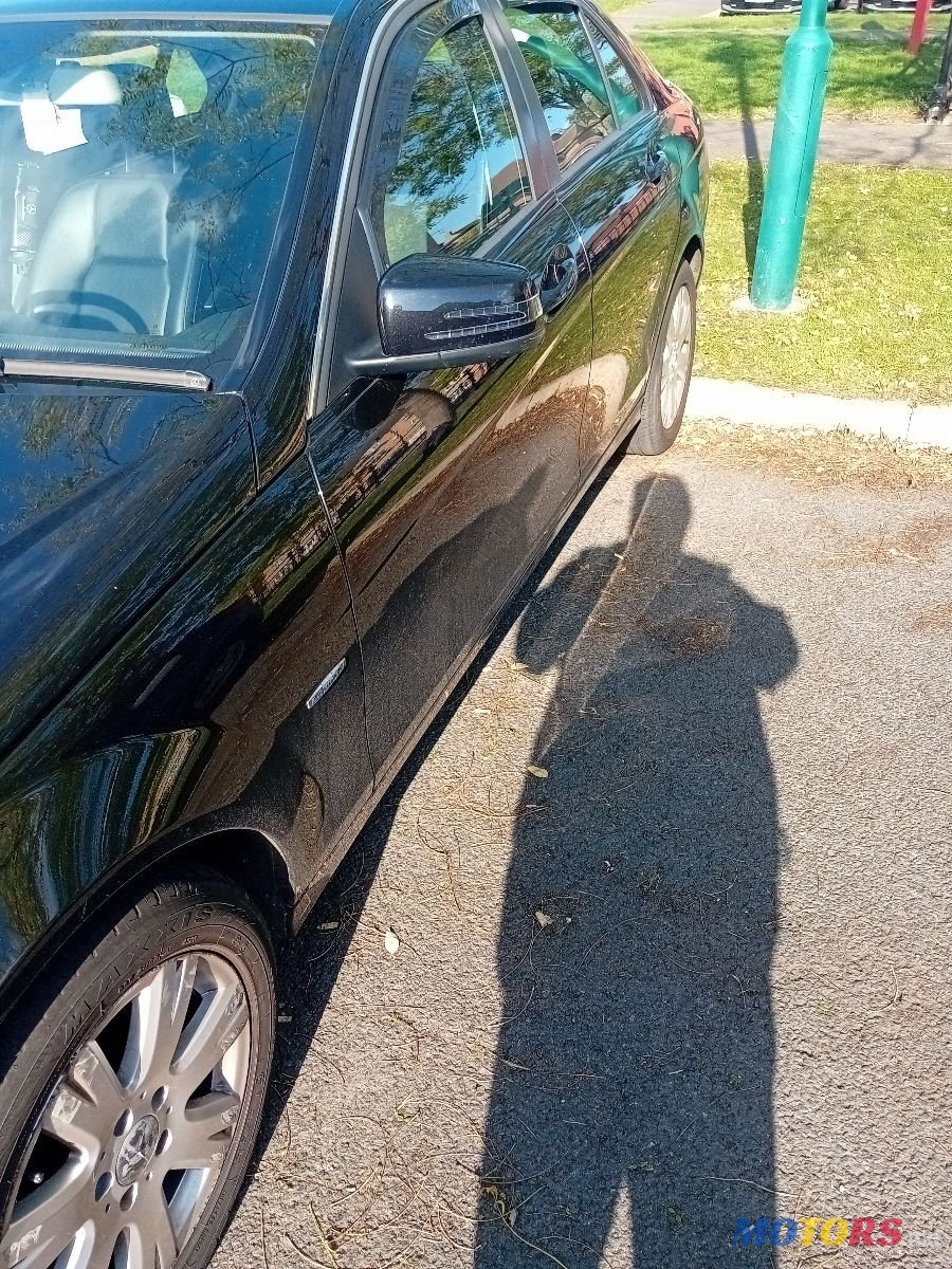 2010' Mercedes-Benz C-Class photo #3