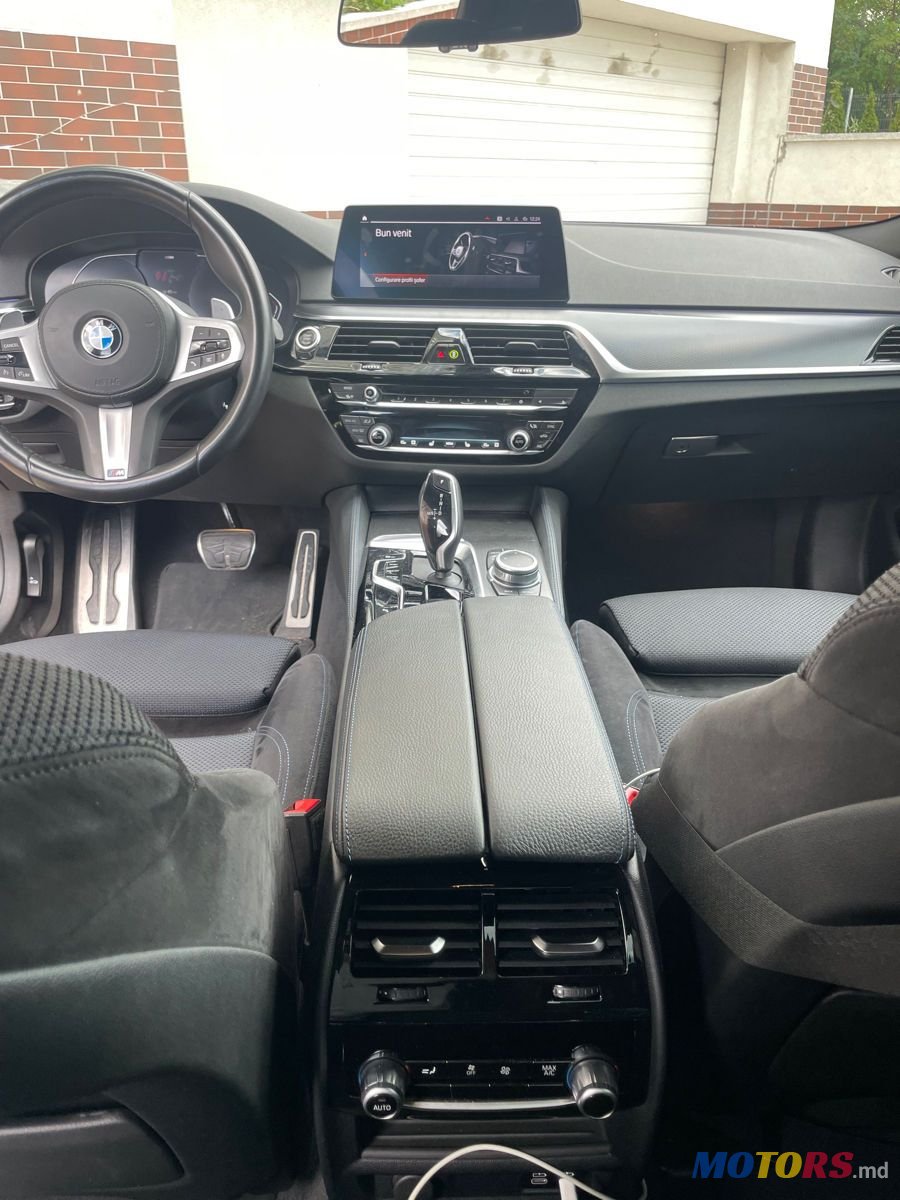 2020' BMW 5 Series photo #3