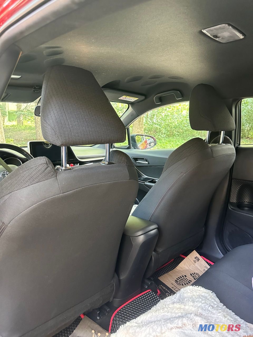 2018' Toyota C-HR photo #2