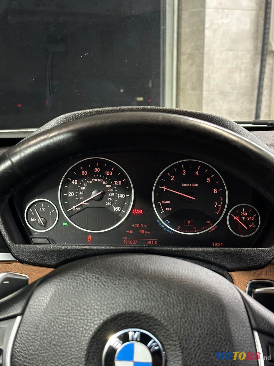 2016' BMW 3 Series photo #6