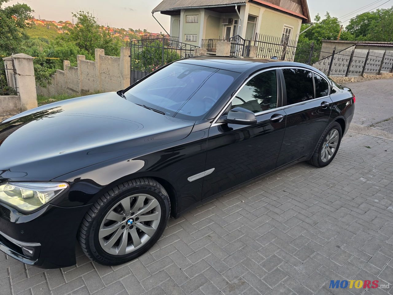 2013' BMW 7 Series photo #5