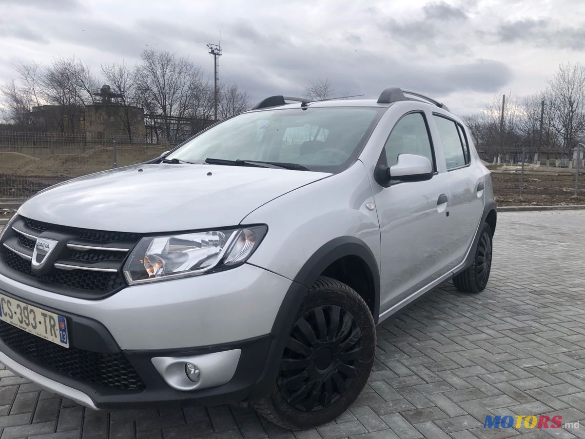2013' Dacia Sandero Stepway photo #3