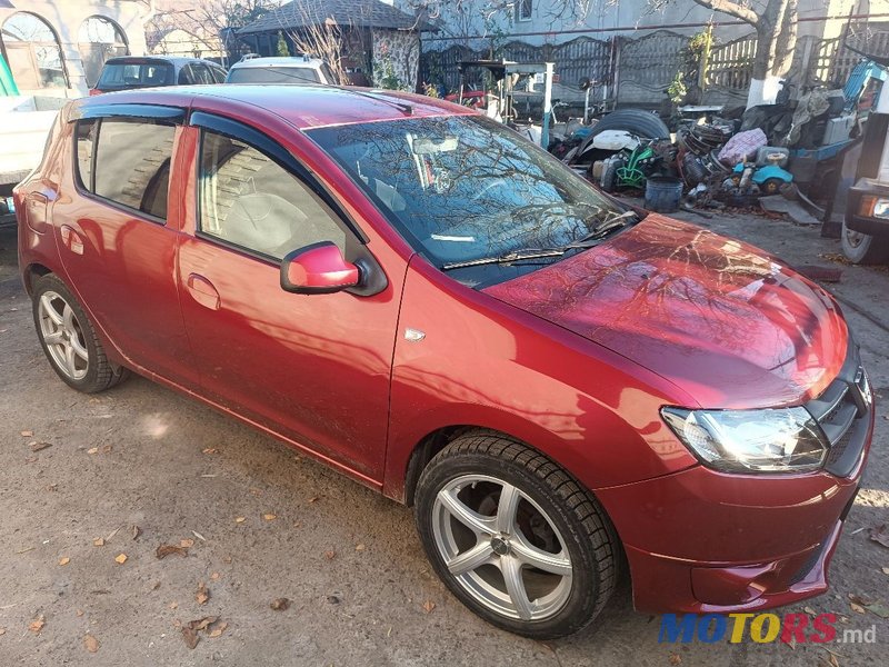 2014' Dacia Sandero photo #3