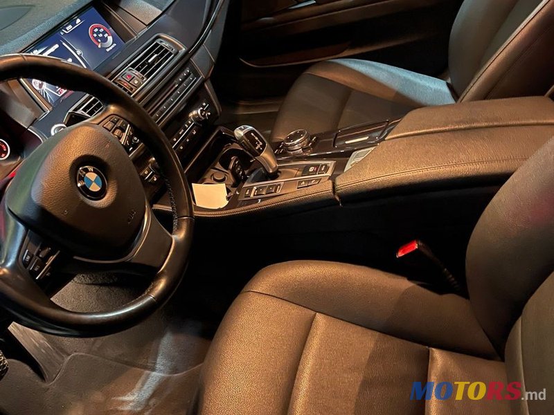 2015' BMW 5 Series photo #4
