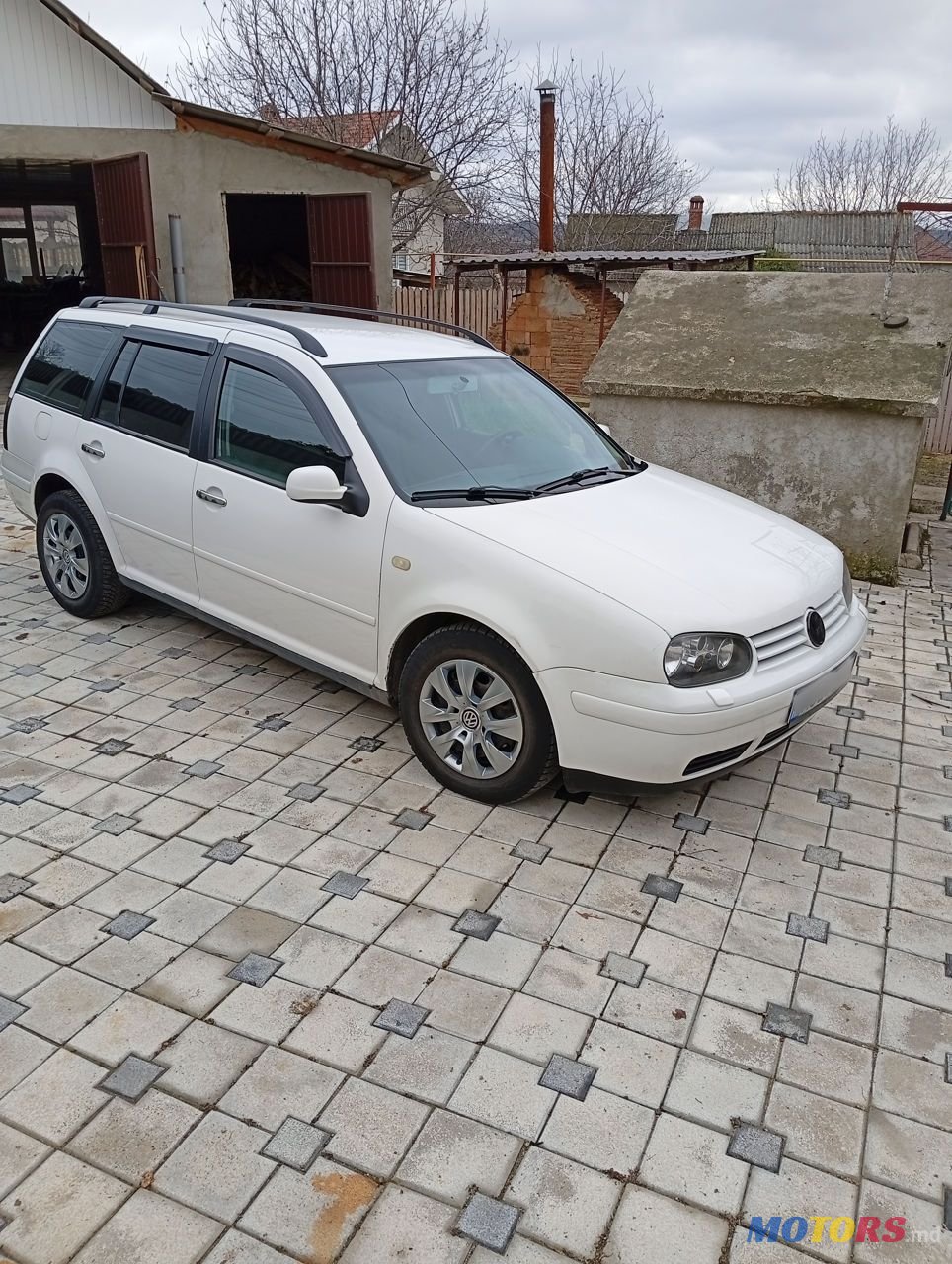 2001' Volkswagen Golf photo #2