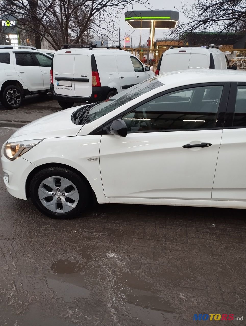 2016' Hyundai Accent photo #6