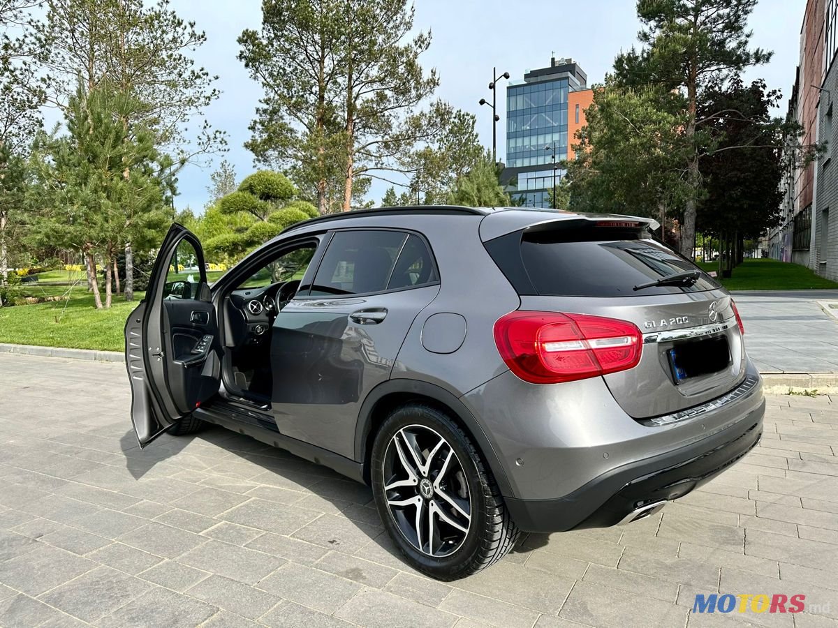 2015' Mercedes-Benz GLA photo #3