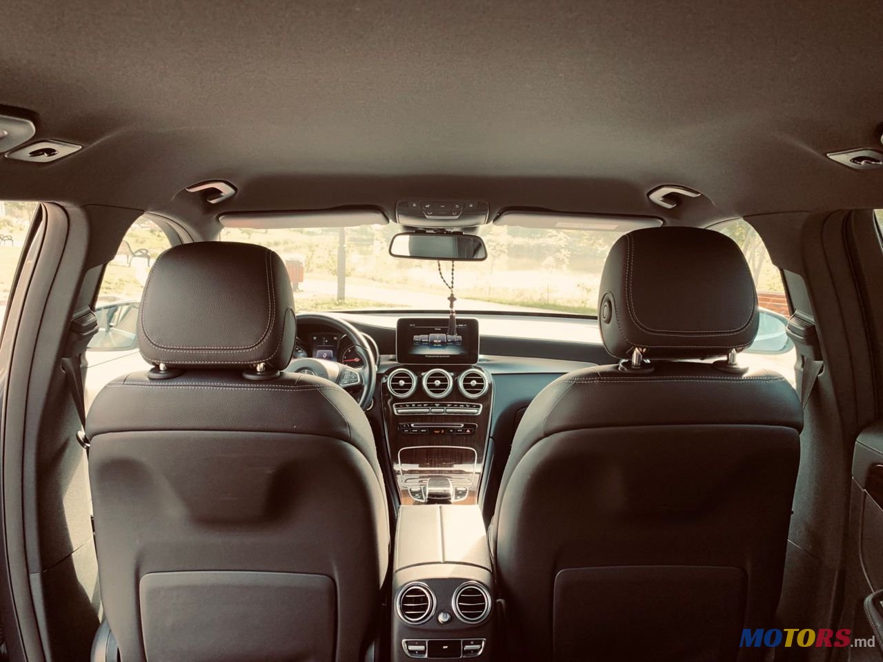 2016' Mercedes-Benz Glc photo #3