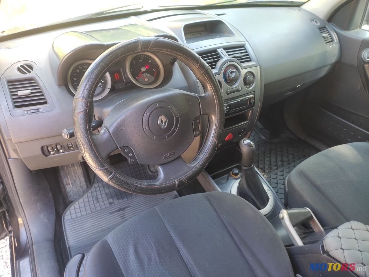 2004' Renault Megane photo #2