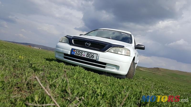 2004' Opel Astra photo #1