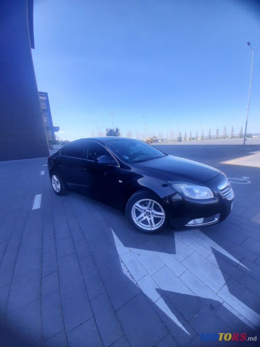 2011' Opel Insignia photo #1