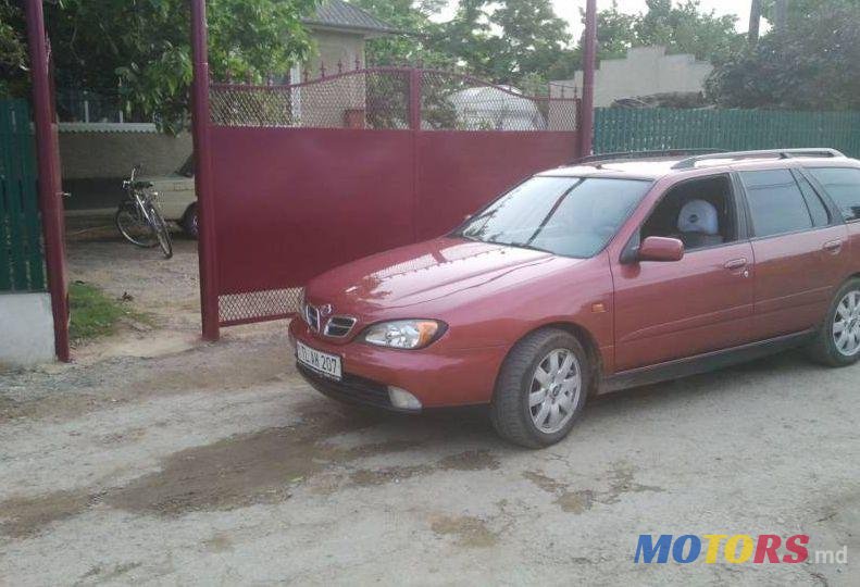 2001' Toyota Avensis photo #2