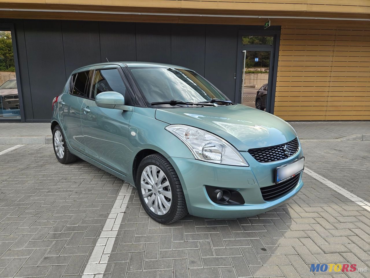 2013' Suzuki Swift photo #1