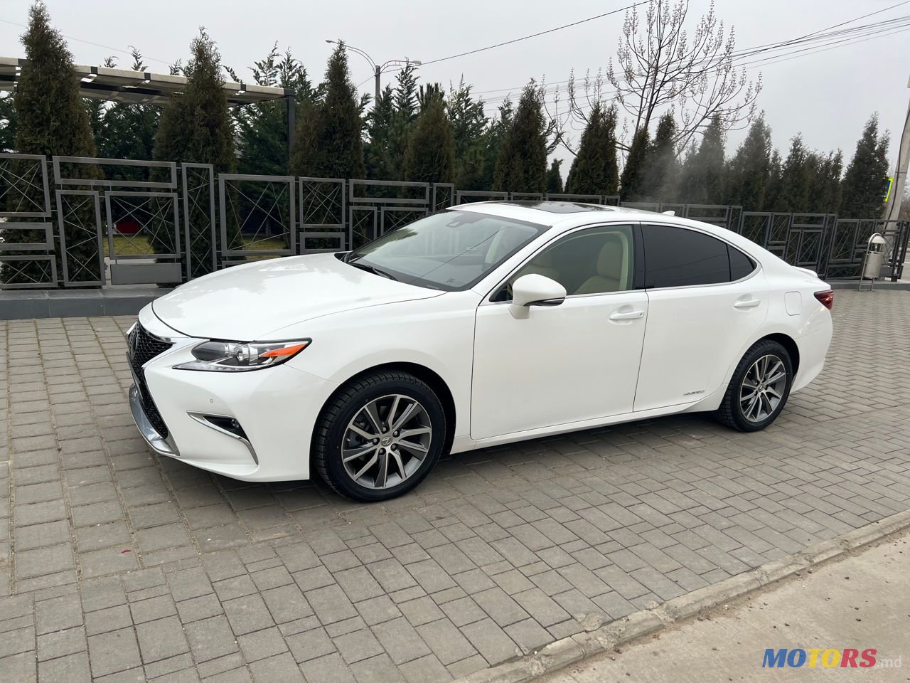 2016' Lexus Es Series photo #4