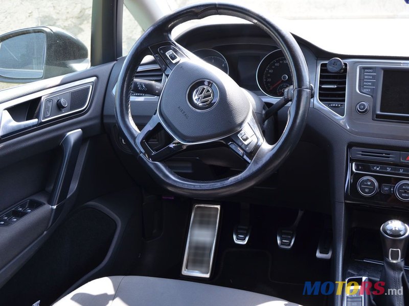 2016' Volkswagen Golf photo #3