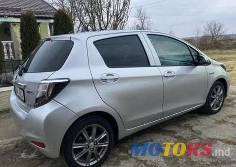 2013' Toyota Yaris photo #2