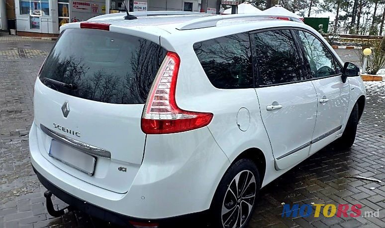 2015' Renault Grand Scenic photo #5