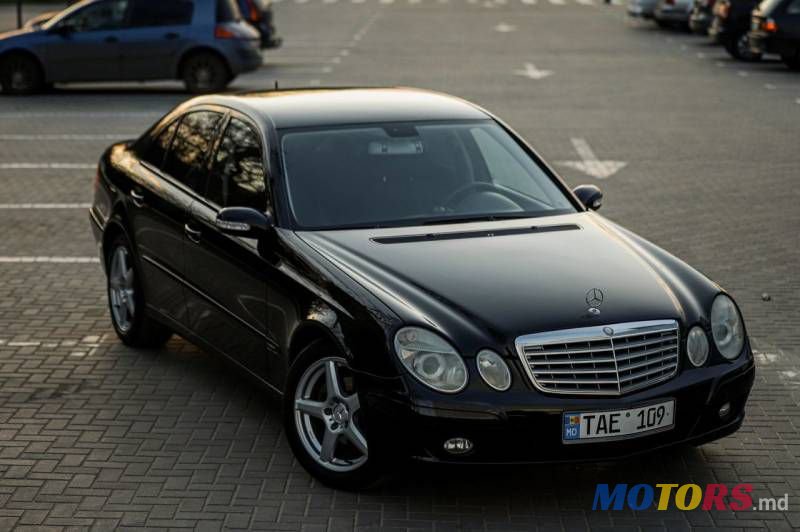 2004' Mercedes-Benz E photo #2