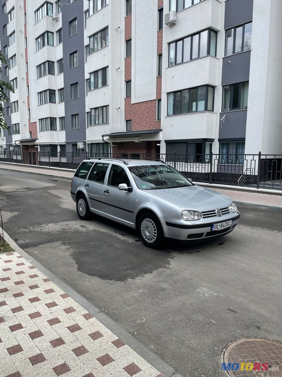 2002' Volkswagen Golf photo #5