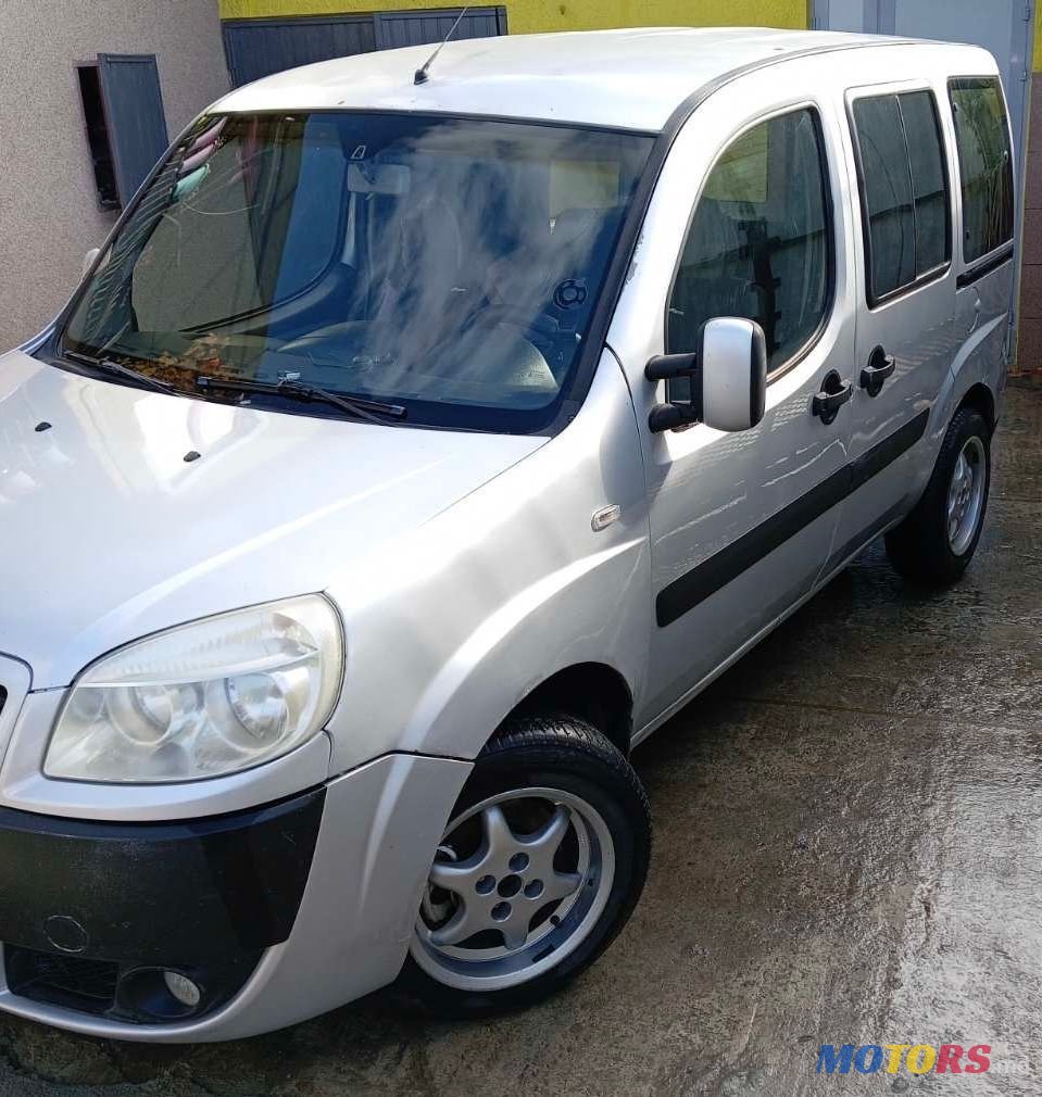 2009' Fiat Doblo photo #1