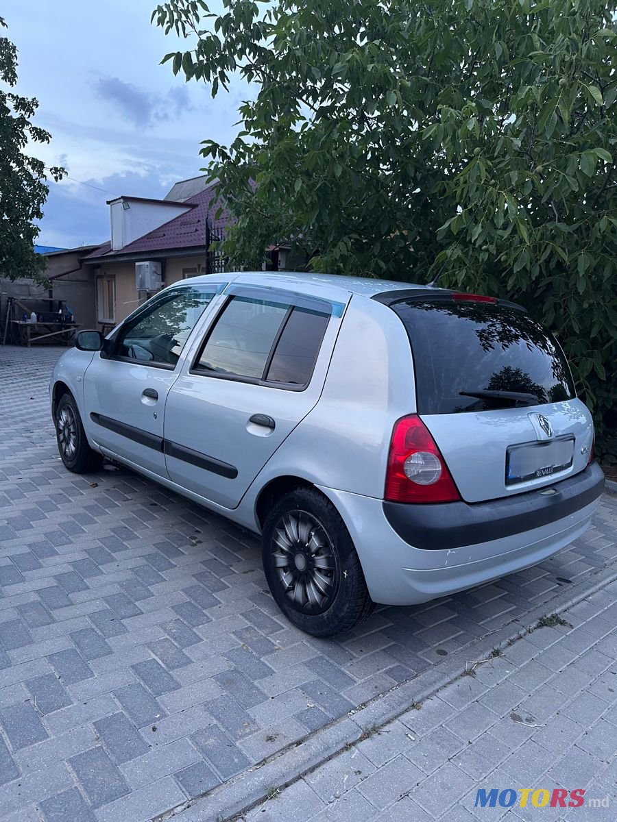 2002' Renault Clio photo #5