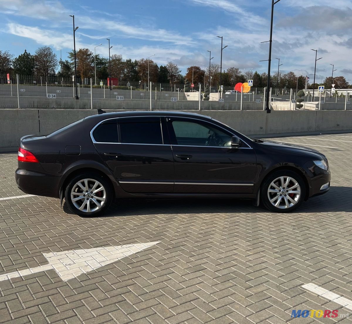 2009' Skoda Superb photo #4