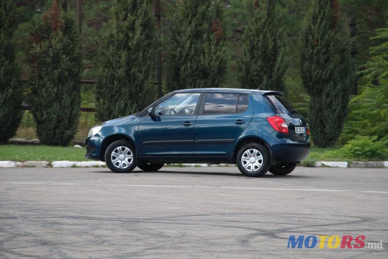 2011' Skoda Fabia photo #2