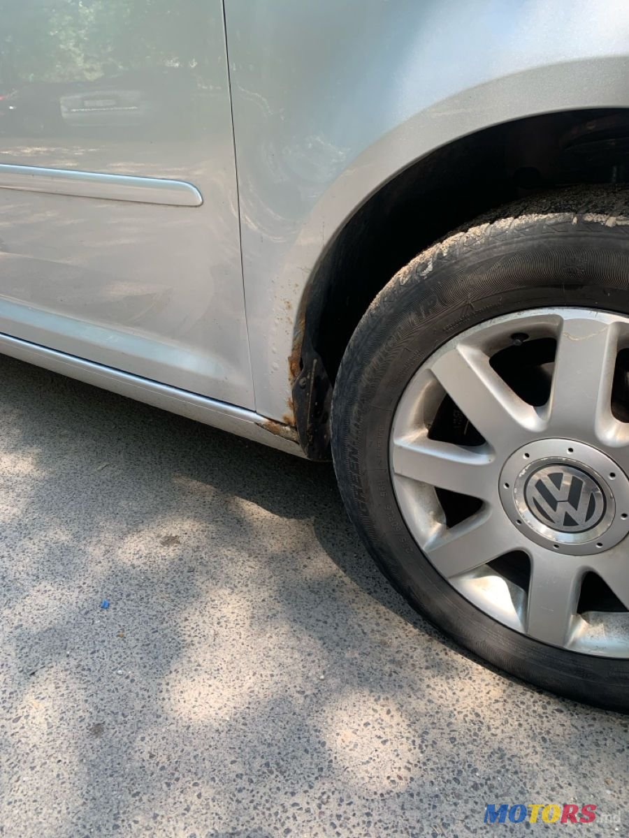 2010' Volkswagen Touran photo #5